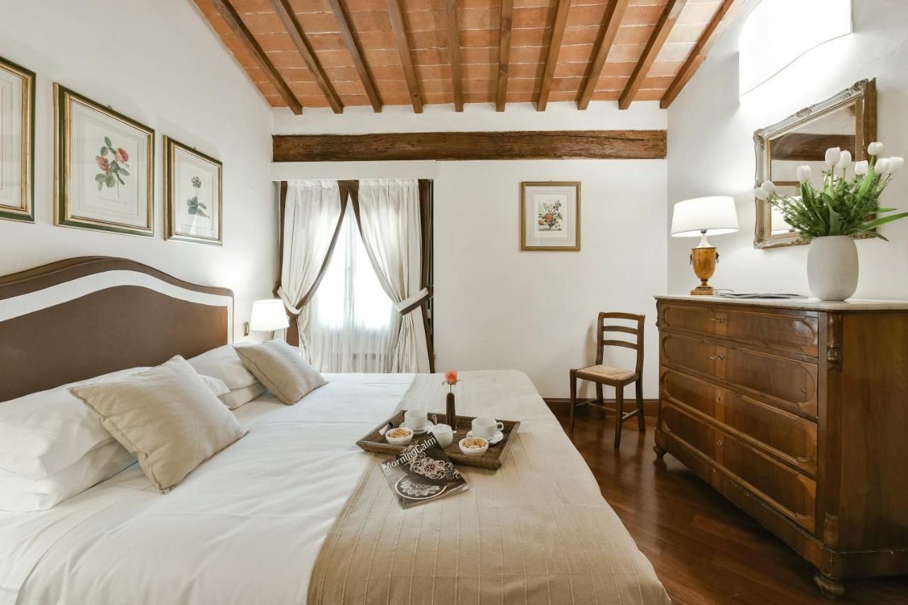 Buonarroti Big With Terrace In Oltrarno * Florença